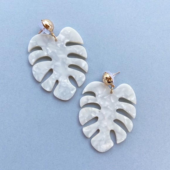 Monstera Tropical Leaf Statement Earrings - Picture 4 of 8